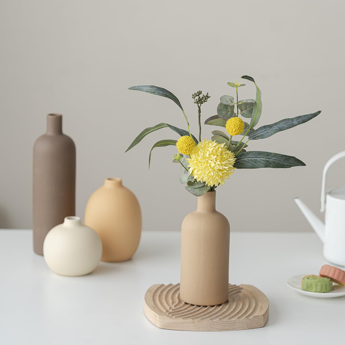 VesCare Modern Ceramic Vase Set of 4 – Neutral Colors, Coffee Mix