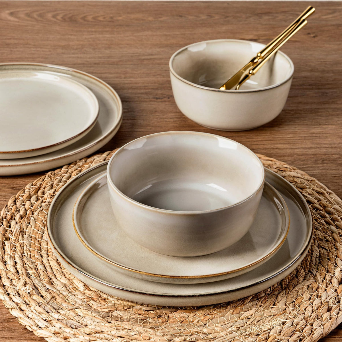 VesCare Stoneware Dinnerware Set – Reactive Glaze, Service for 8